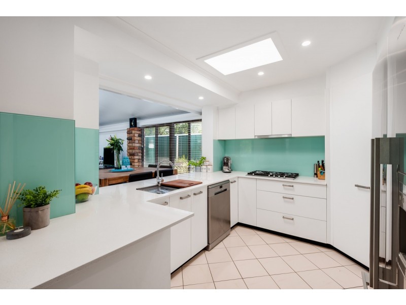 4 Bottlebrush Close, Wyoming NSW 2250