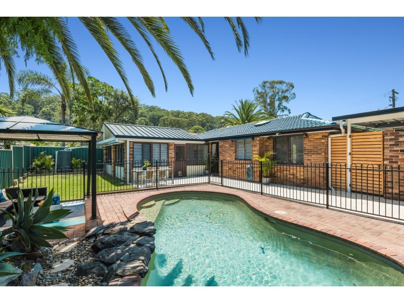4 Bottlebrush Close, Wyoming NSW 2250