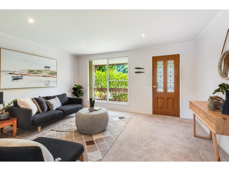 16 Rainforest Road, Wyoming NSW 2250