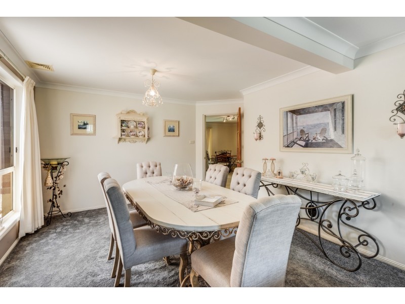 27 The Valley Way, Lisarow NSW 2250