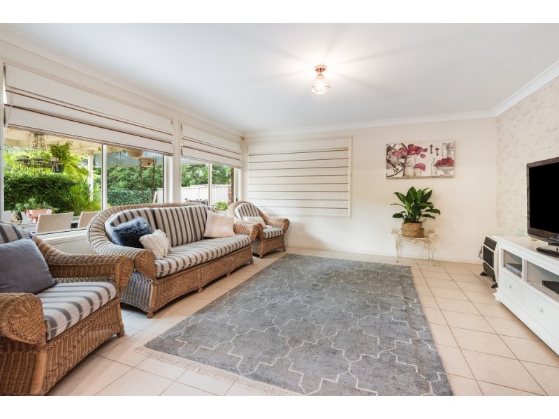 27 The Valley Way, Lisarow NSW 2250