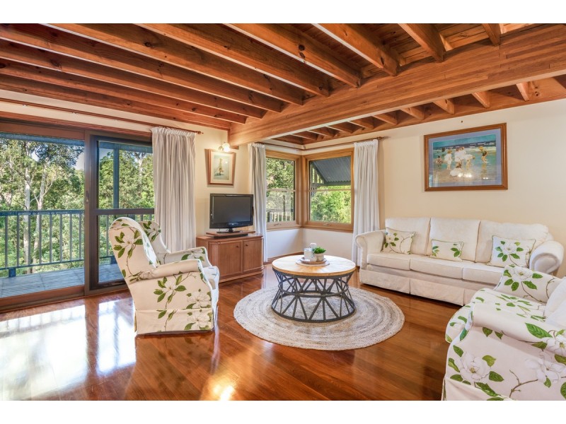 38 Pineridge Close, Lisarow NSW 2250