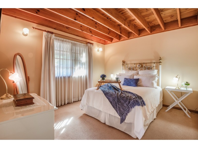 38 Pineridge Close, Lisarow NSW 2250