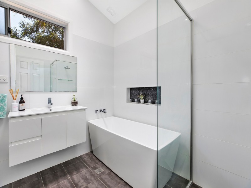 2 David Street, Green Point NSW 2251