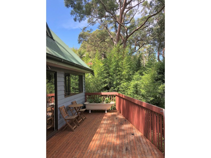 17 Plateau Road, North Gosford NSW 2250