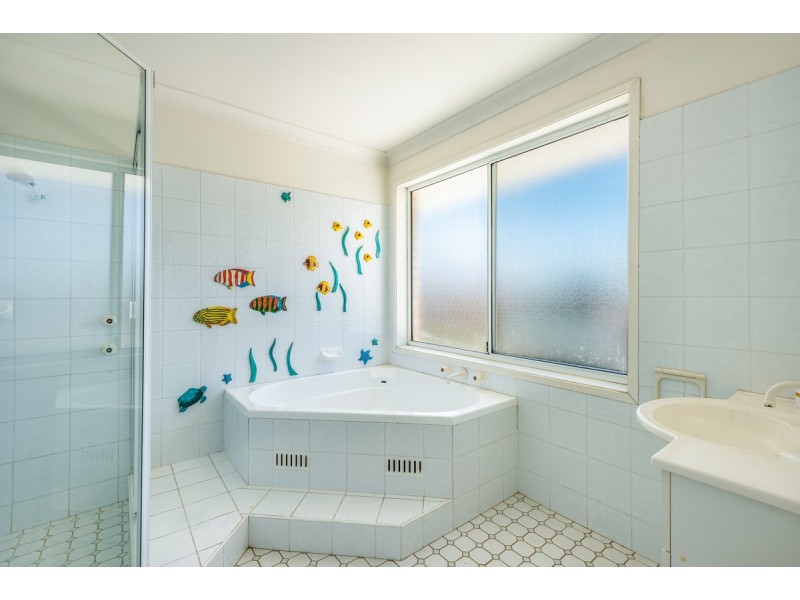 43 Christopher Crescent, Lake Haven NSW 2263