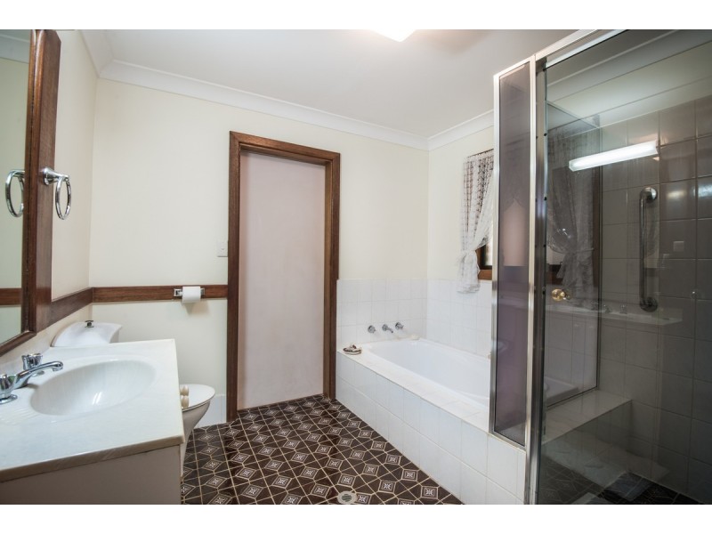 21 Derwyn Close, North Gosford NSW 2250