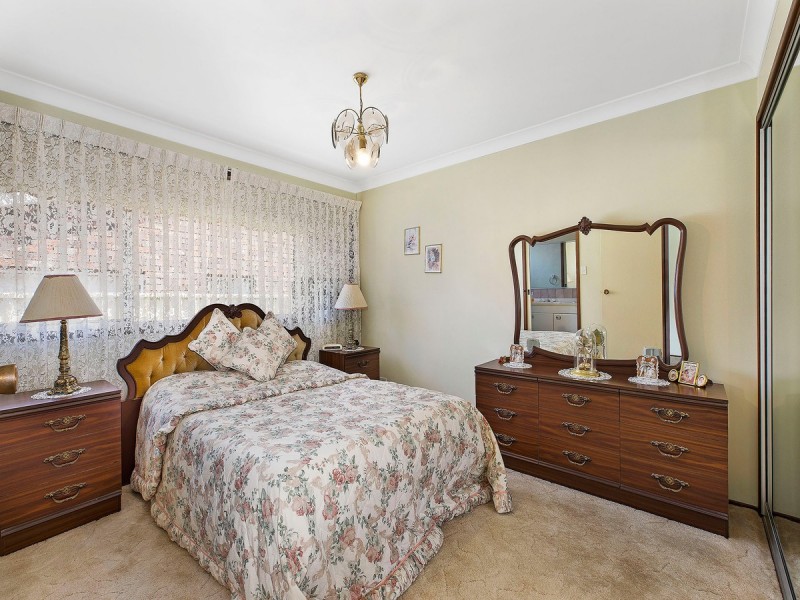 16 Henzel Road, Green Point NSW 2251