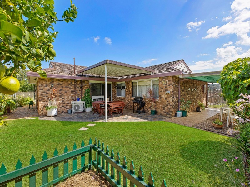16 Henzel Road, Green Point NSW 2251