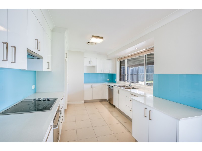 14 Joan Street, Forresters Beach NSW 2260
