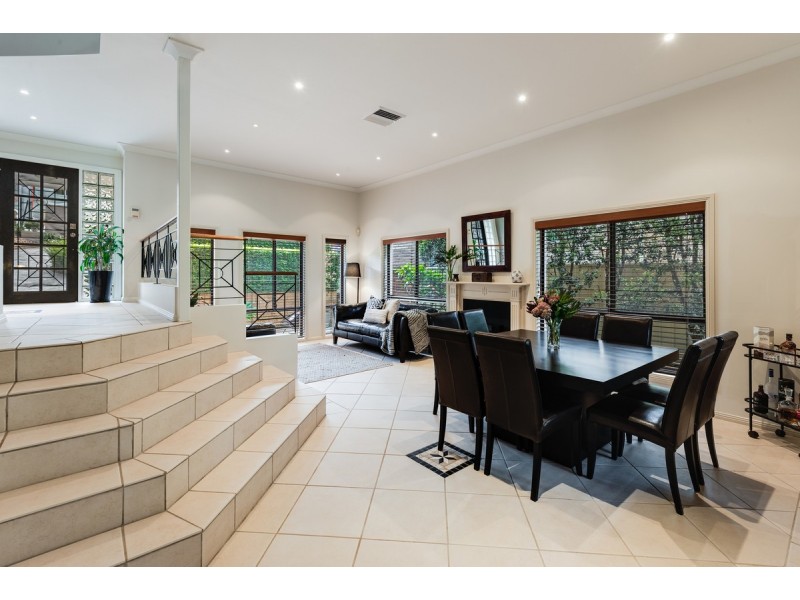 27 Thames Drive, Erina NSW 2250