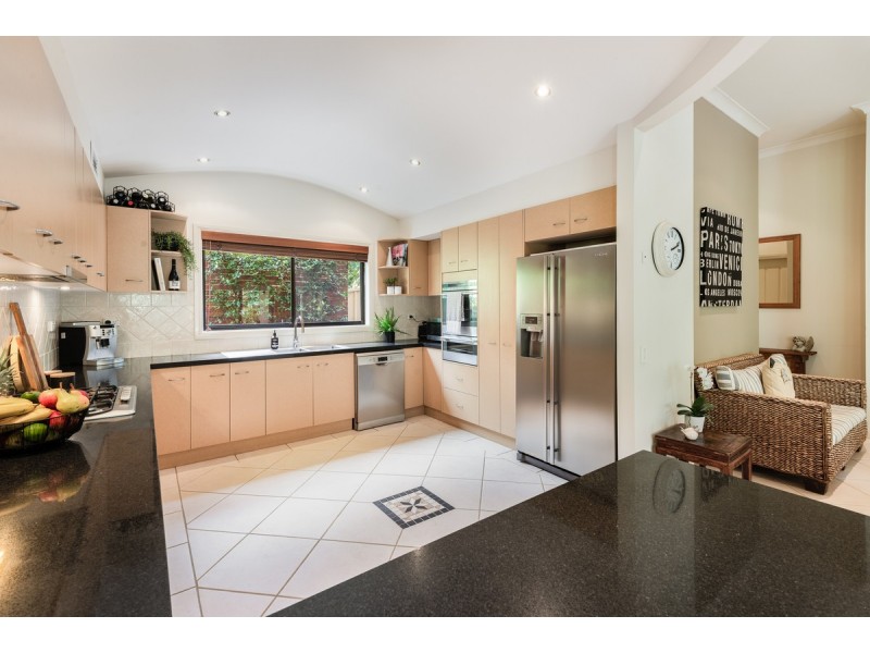 27 Thames Drive, Erina NSW 2250