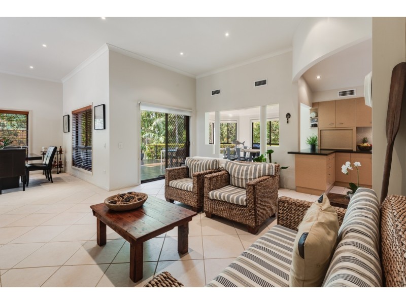 27 Thames Drive, Erina NSW 2250