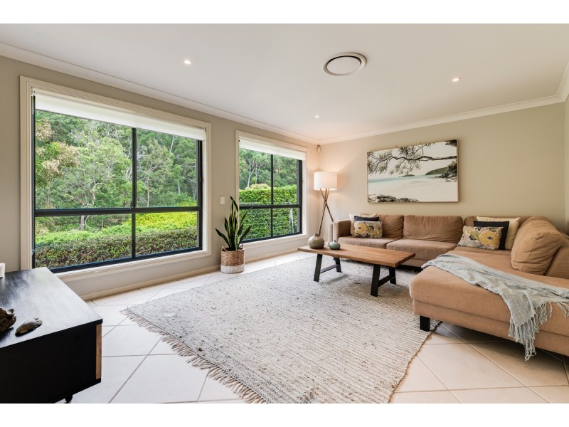 27 Thames Drive, Erina NSW 2250
