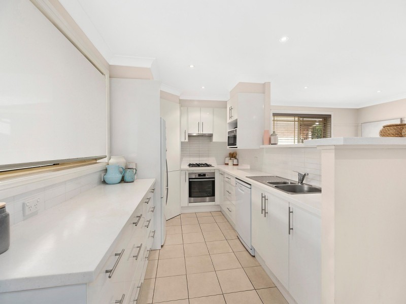 19 Scarborough Place, Bateau Bay NSW 2261