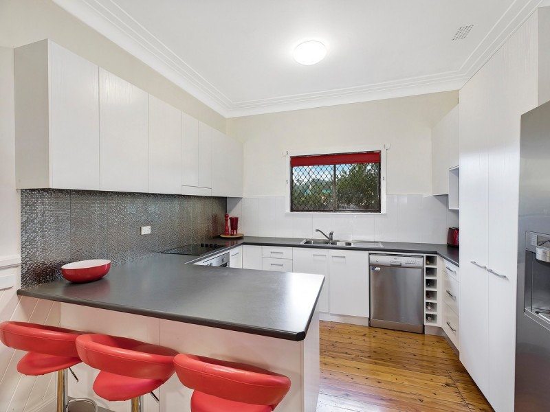 14 Laycock Street, Wyoming NSW 2250