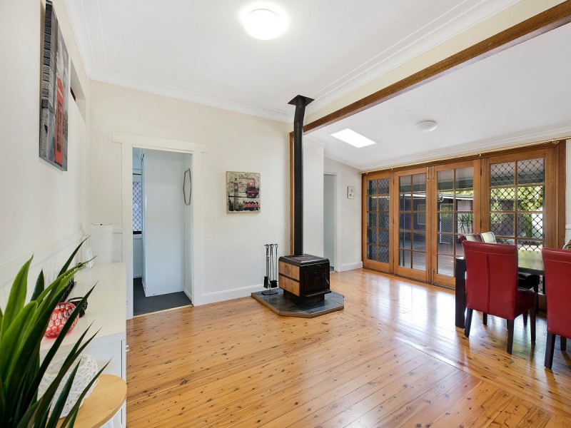 14 Laycock Street, Wyoming NSW 2250