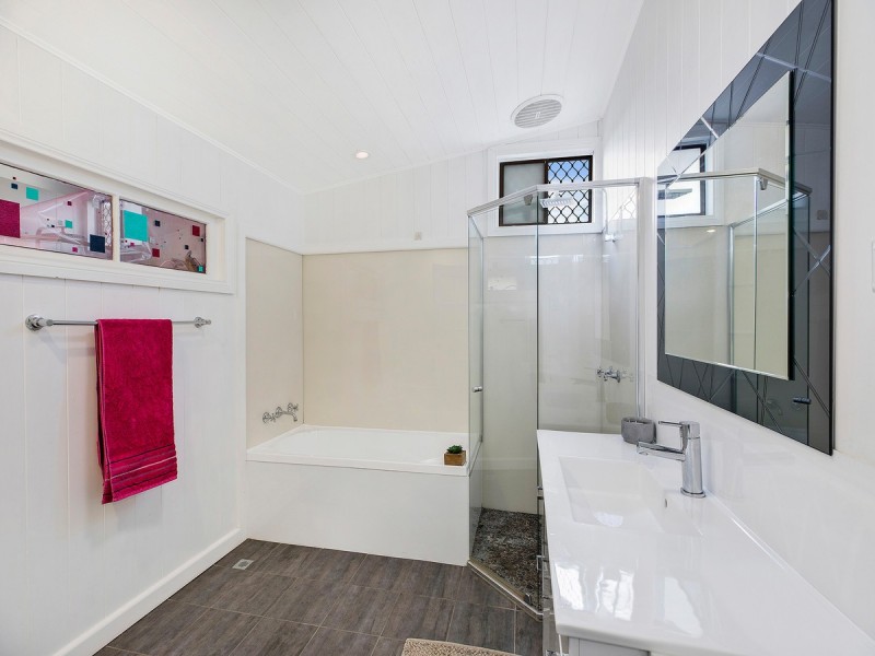 14 Laycock Street, Wyoming NSW 2250