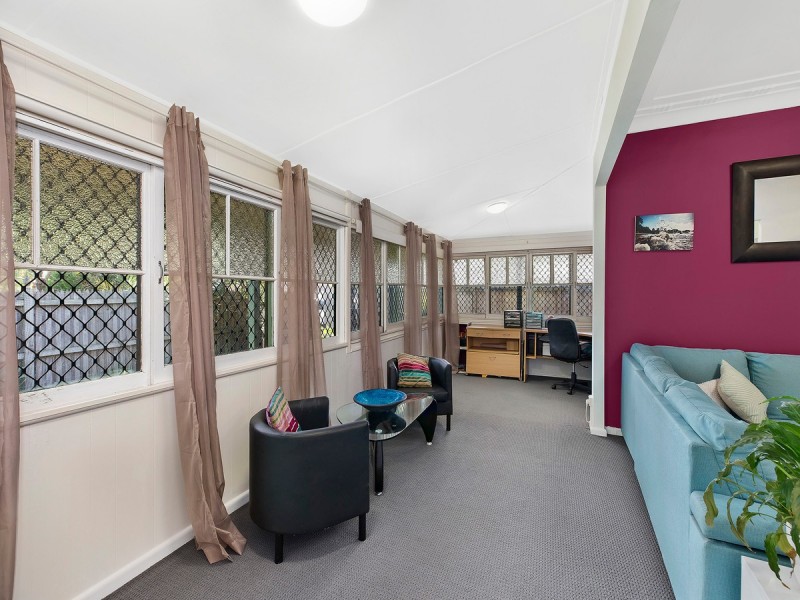 14 Laycock Street, Wyoming NSW 2250