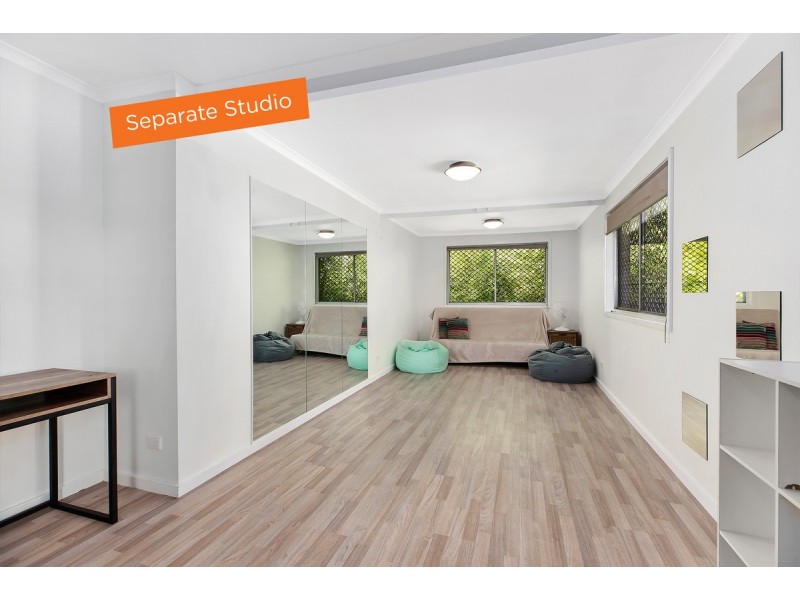 14 Laycock Street, Wyoming NSW 2250