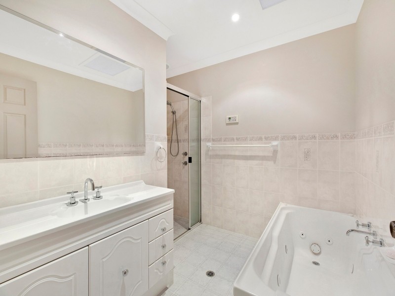 13 Rembrae Drive, Green Point NSW 2251