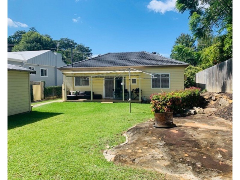 2 Bay View Avenue, East Gosford NSW 2250