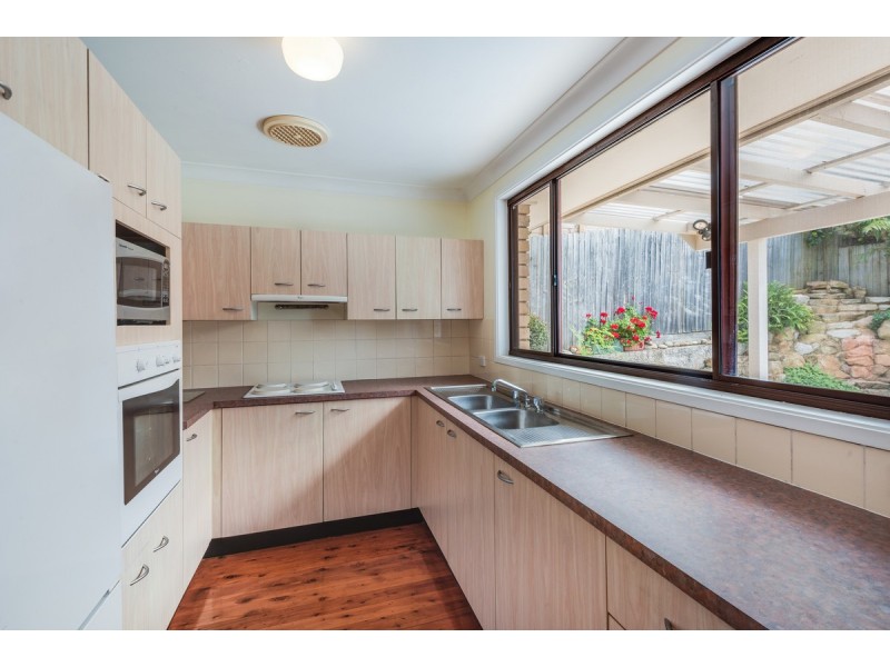 10 Dora Street, Lisarow NSW 2250