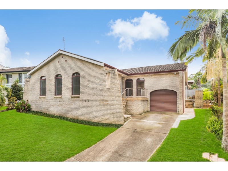 10 Dora Street, Lisarow NSW 2250