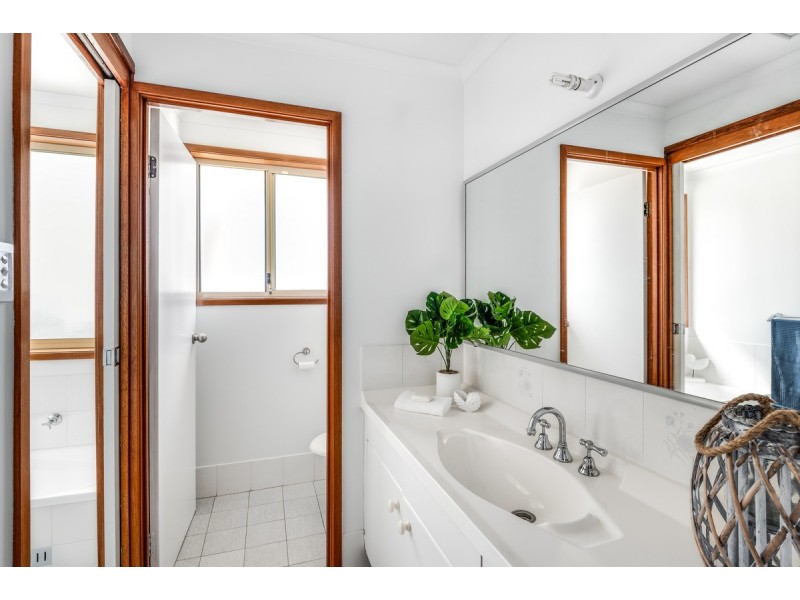 2/6 Denison Close, Terrigal NSW 2260