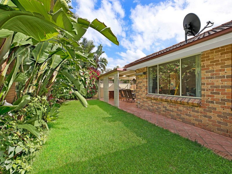 2 Lachlan Place, Berkeley Vale NSW 2261