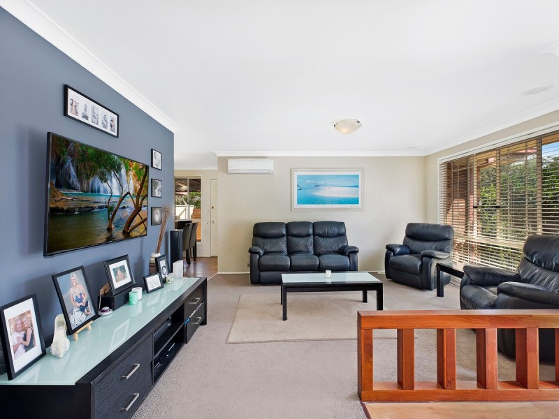 2 Lachlan Place, Berkeley Vale NSW 2261