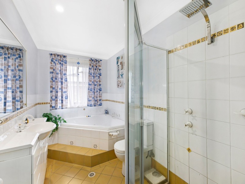 14 Bannister Drive, Erina NSW 2250