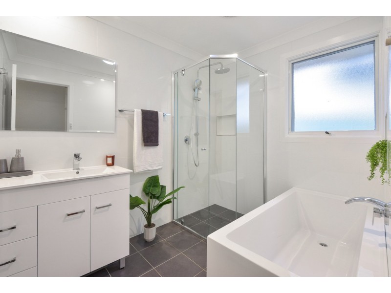 92 Wyoming Road, Wyoming NSW 2250