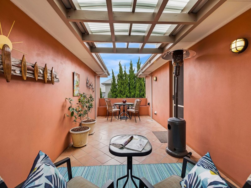 2/7 Ocean Street, North Avoca NSW 2260