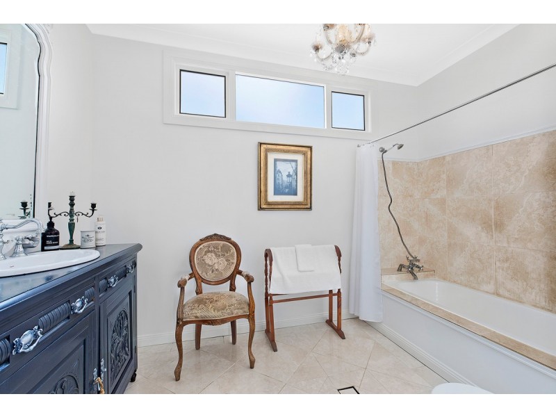 49 Lakeside Parade, The Entrance NSW 2261