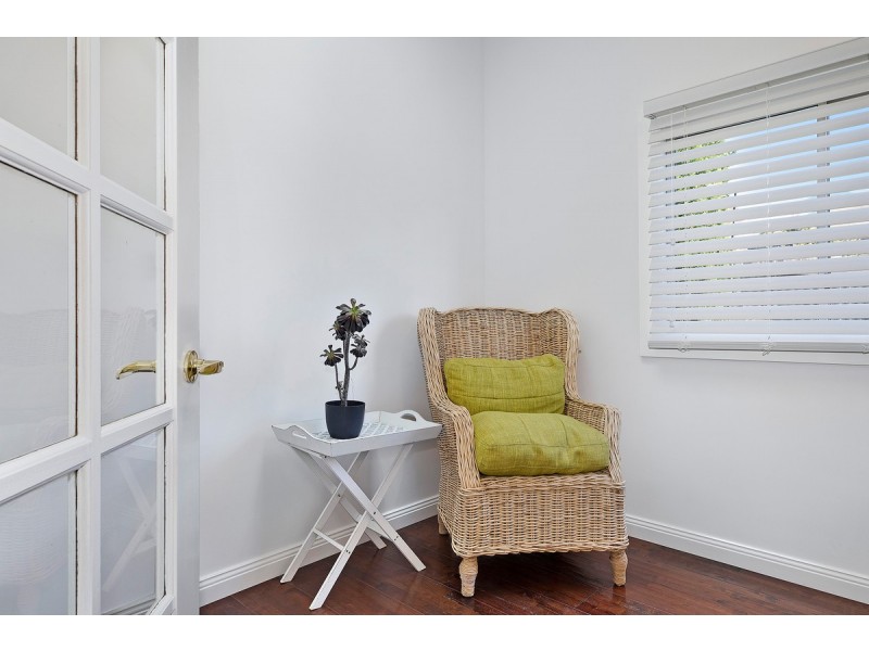 49 Lakeside Parade, The Entrance NSW 2261