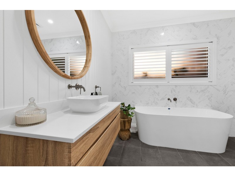 334 The Round Drive, Avoca Beach NSW 2251