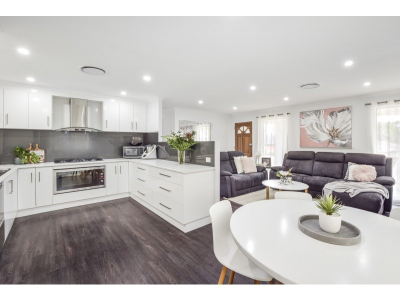 1 Marlowe Road, Bateau Bay NSW 2261