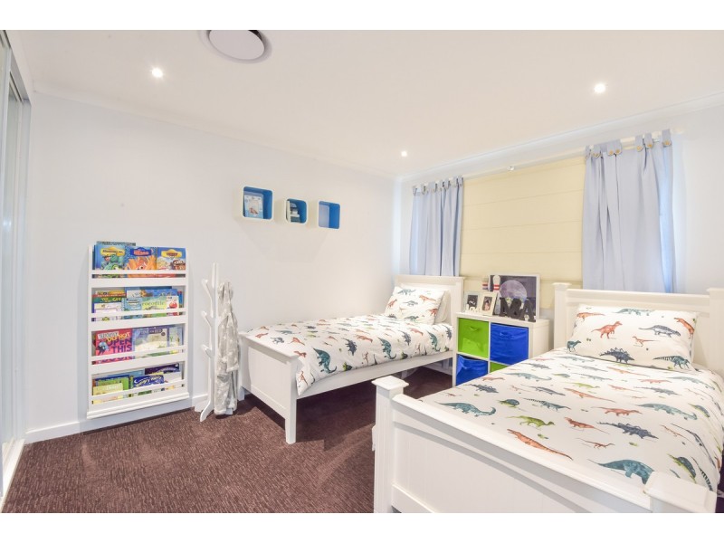 1 Marlowe Road, Bateau Bay NSW 2261