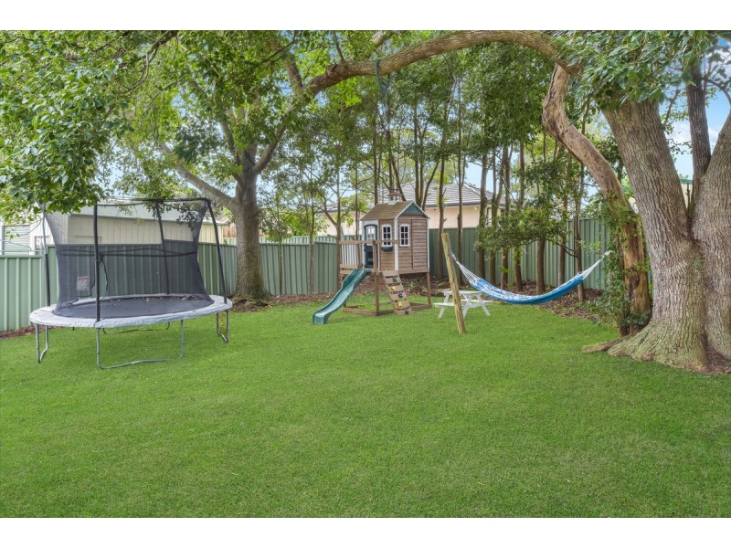 1 Marlowe Road, Bateau Bay NSW 2261