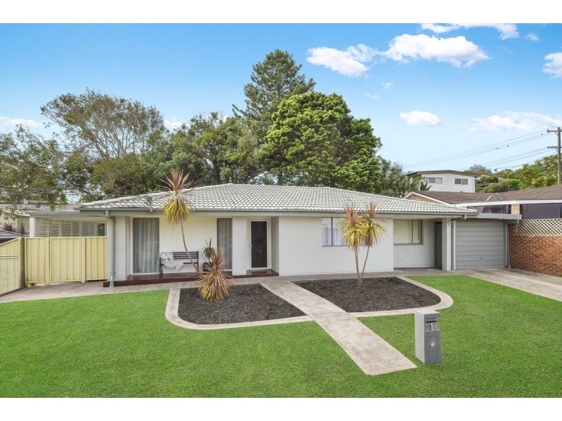 1 Marlowe Road, Bateau Bay NSW 2261