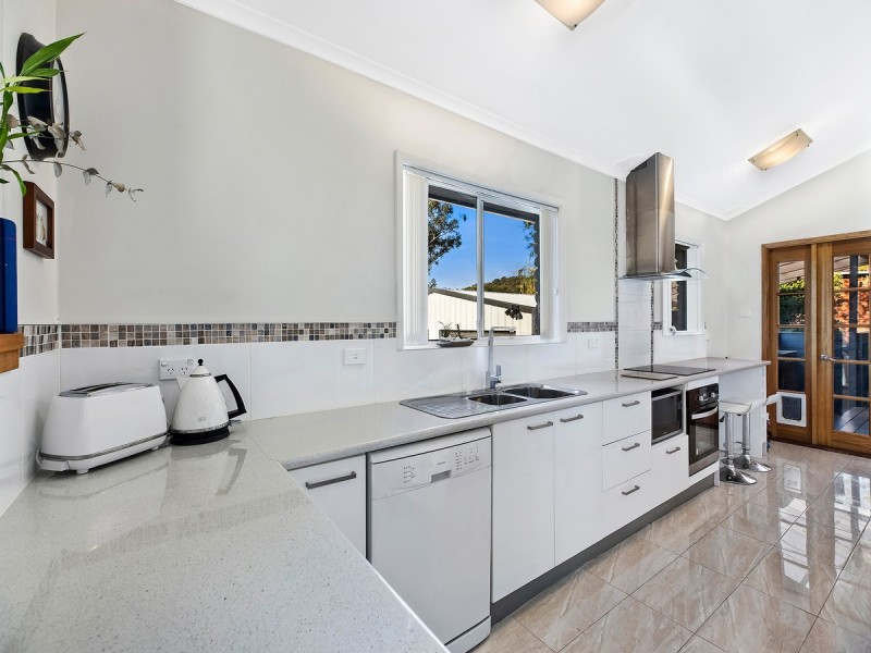 10 Craigend Street, Wyoming NSW 2250