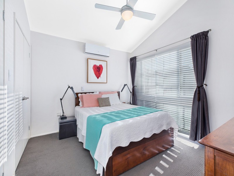 10 Craigend Street, Wyoming NSW 2250