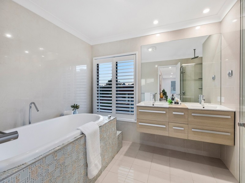 8 Stringybark Close, Terrigal NSW 2260
