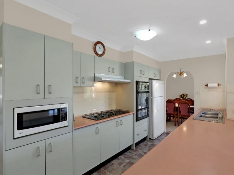 7 Lancaster Parade, Bateau Bay NSW 2261