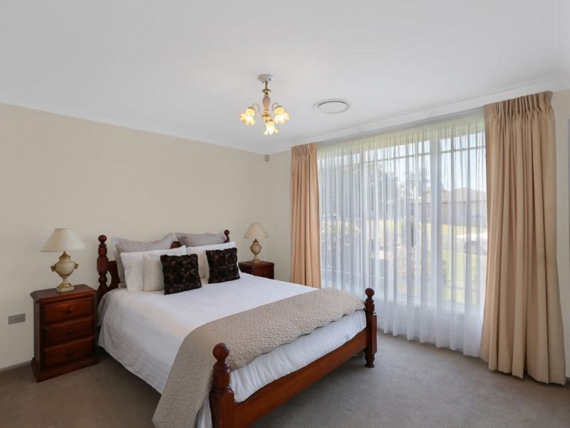 7 Lancaster Parade, Bateau Bay NSW 2261