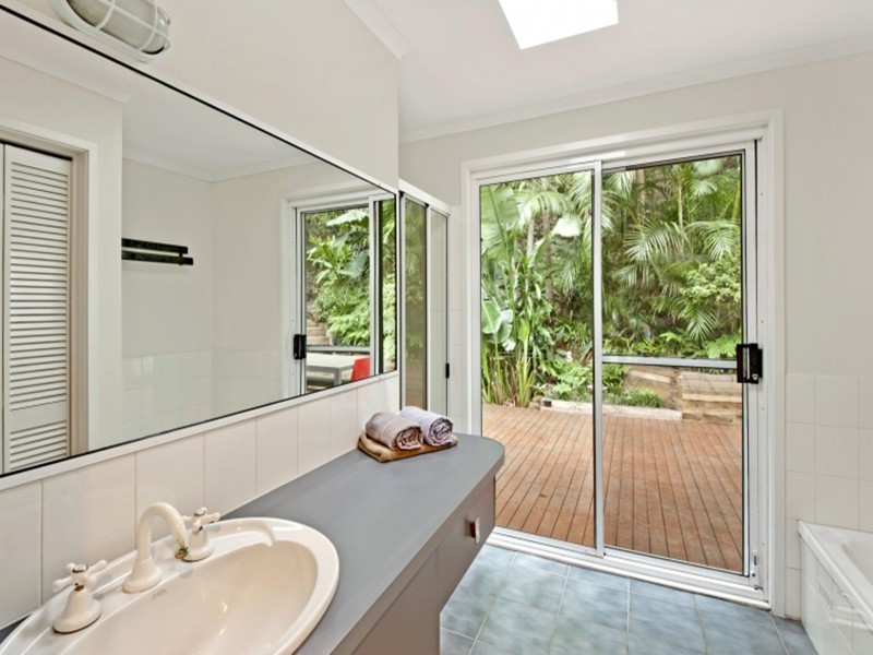 30 Surf Rider Avenue, North Avoca NSW 2260