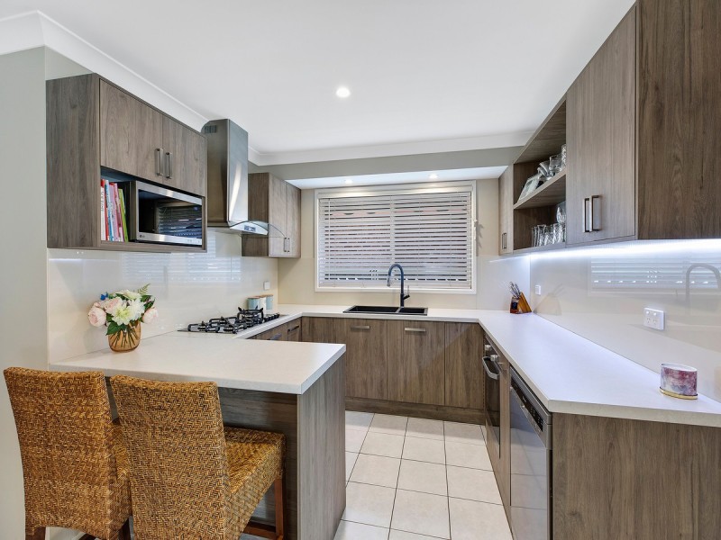 33 Reeves Street, Narara NSW 2250