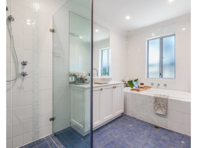 28 Fragar Avenue, Wyoming NSW 2250