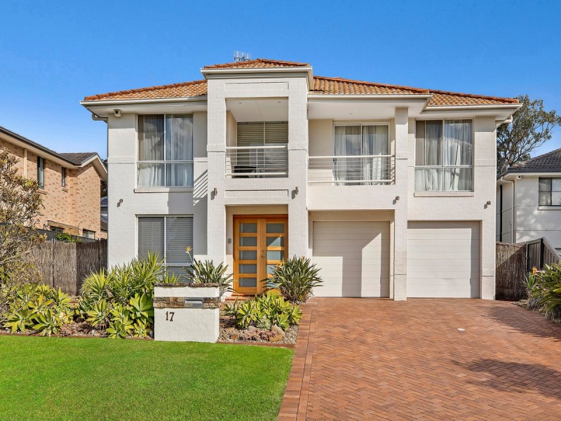 17 Bataan Circuit, Bateau Bay NSW 2261